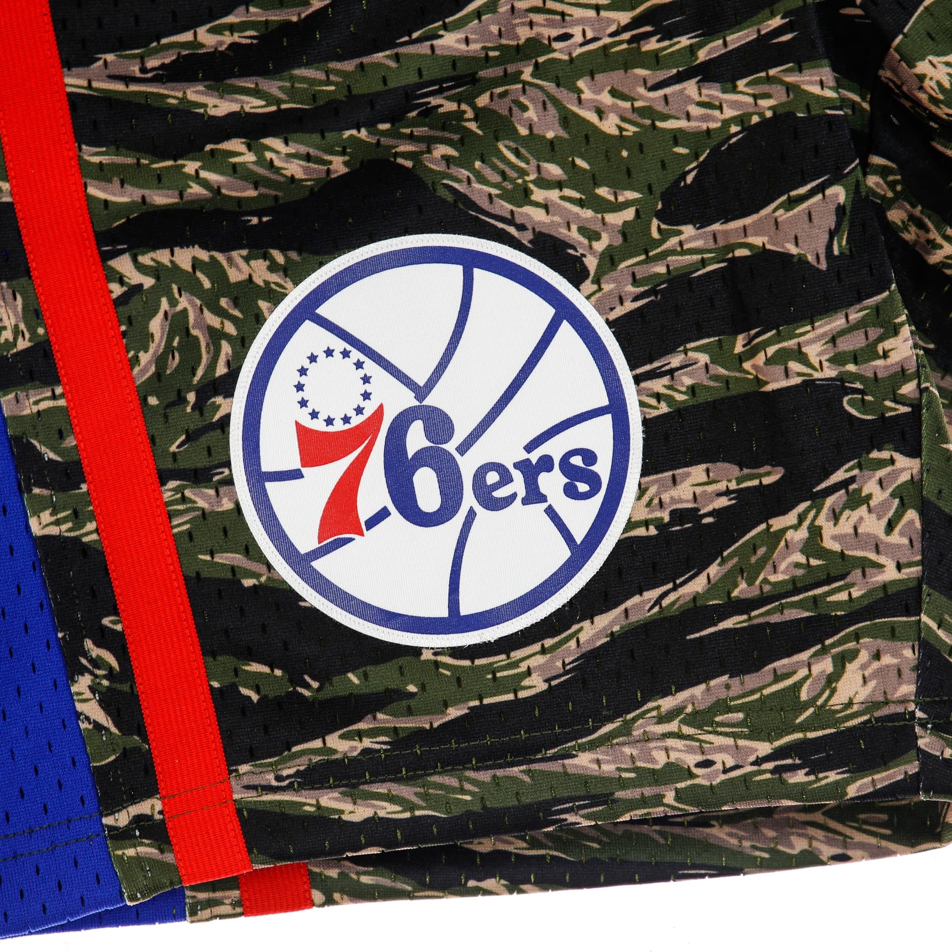 MITCHELL &amp; NESS Pantaloncino Basket Uomo Nba Tiger Camo Swingman Short Hardwood Classics 2000 Phi76e Tiger Camo/original Team Colors da uomo in Pantaloncini sportivi Drestige - Casamassima, commercioVirtuoso.it