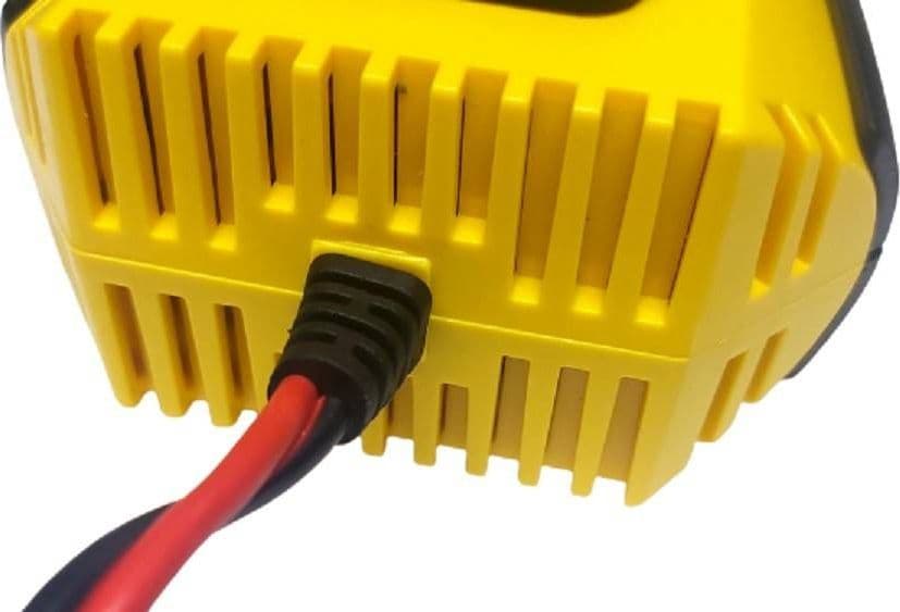 CARICABATTERIE INTELLIGENTE AVVIATORE EMERGENZA BATTERIA AUTO 12V-8A 24V-6A J40 in Avviatori di emergenza Trade Shop italia - Napoli, commercioVirtuoso.it