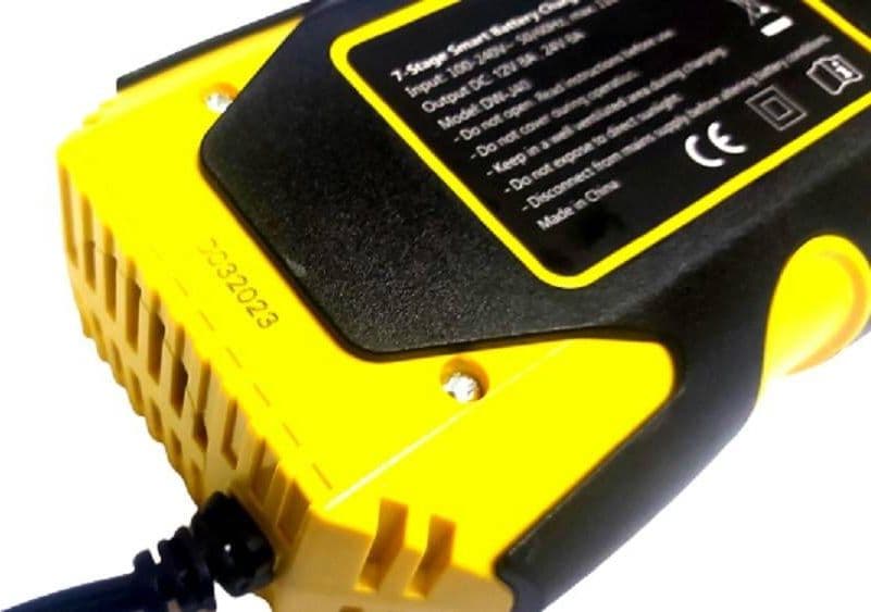 CARICABATTERIE INTELLIGENTE AVVIATORE EMERGENZA BATTERIA AUTO MOTO 6V 6A 12V 4A J99 in Avviatori di emergenza Trade Shop italia - Napoli, commercioVirtuoso.it