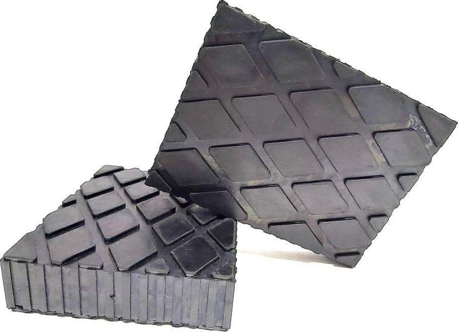 SET 2 PEZZI TAMPONI DI GOMMA PER PONTI SOLLEVATORI TAMPONE 16 X 12 X 3.5 CM in Sollevatori idraulici Trade Shop italia - Napoli, commercioVirtuoso.it