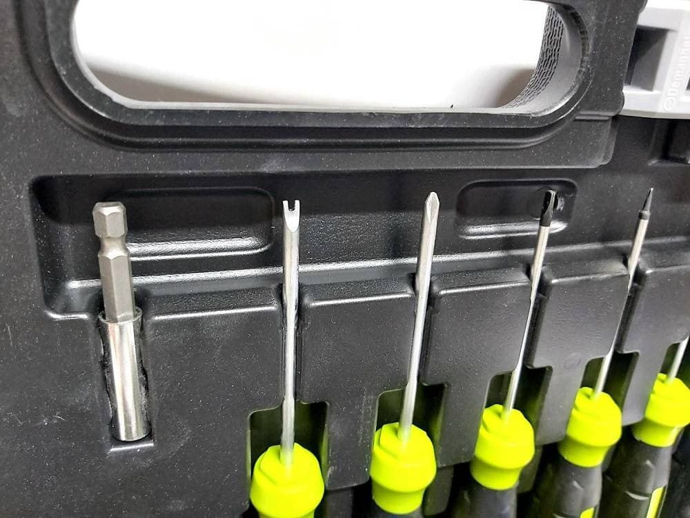 SET VALIGIA BUSSOLE CACCIAVITI CACCIAVITE INSERTI 78 PZ A TAGLIO CROCE TORX Y U in Set cacciaviti Trade Shop italia - Napoli, commercioVirtuoso.it
