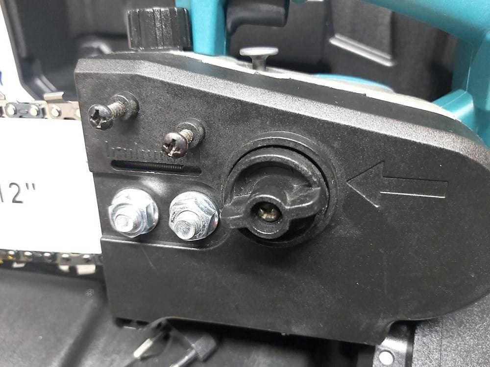 MINI ELETTROSEGA 12" 2 BATTERIE 21V CON SERBATOIO OLIO MOTOSEGA ELETTRICA VALIGIA in Motoseghe Trade Shop italia - Napoli, commercioVirtuoso.it