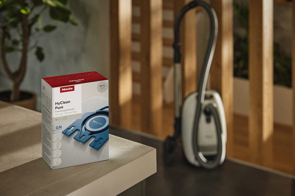 4 SACCHETTI ASPIRAPOLVERE MIELE originale: GN G N S90 301 500 578 700 4000 in prodotto EuroStore07 - Alatri, commercioVirtuoso.it