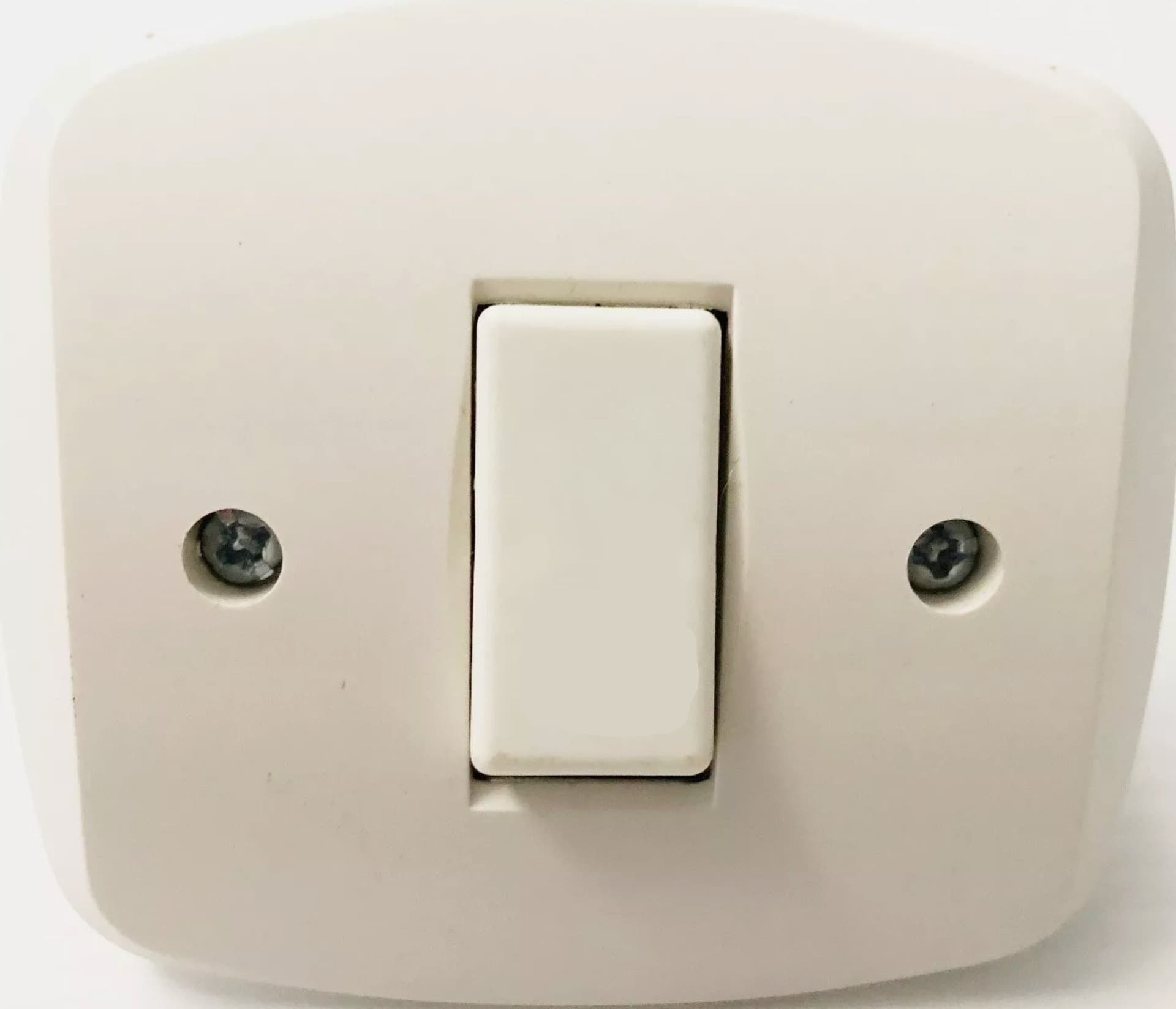EuroStore07® PULSANTE CAMPANELLO AUTOPORTANTE IN ABS PER SCATOLA TONDA ME 2 + 5 in prodotto EuroStore07 - Alatri, commercioVirtuoso.it