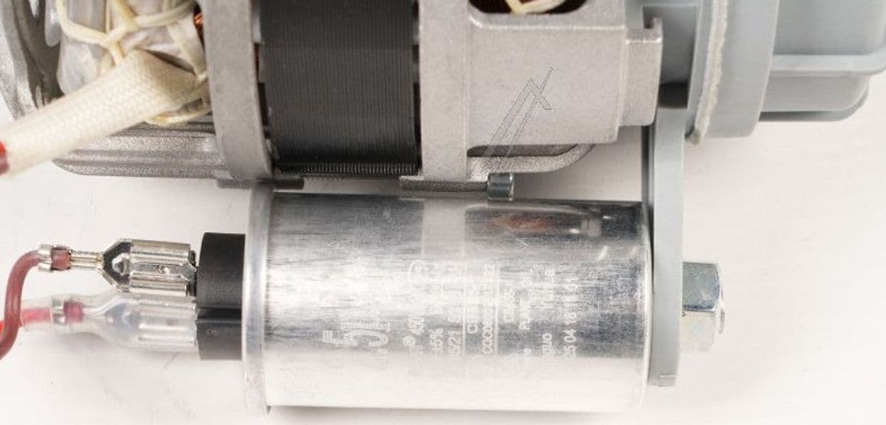 MOTOPOMPA MOTORE LAVASTOVIGLIE BEKO 7617951642 DIN 16 N30 7689261677 in prodotto EuroStore07 - Alatri, commercioVirtuoso.it