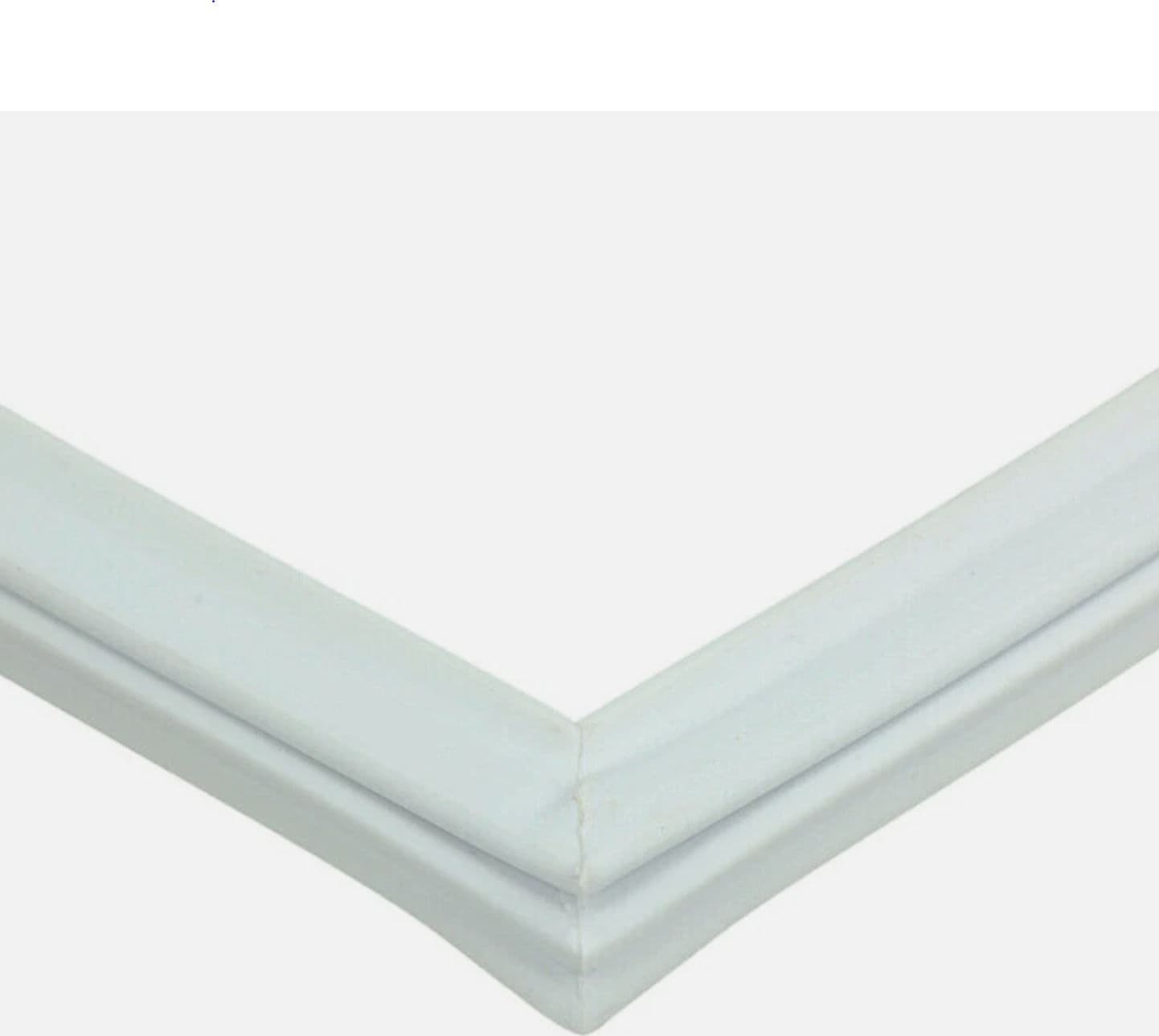 GUARNIZIONE MAGNETICA 4 LATI MAGNETICI PORTA CONGELATORE WHIRLPOOL 481946818051 in prodotto EuroStore07 - Alatri, commercioVirtuoso.it