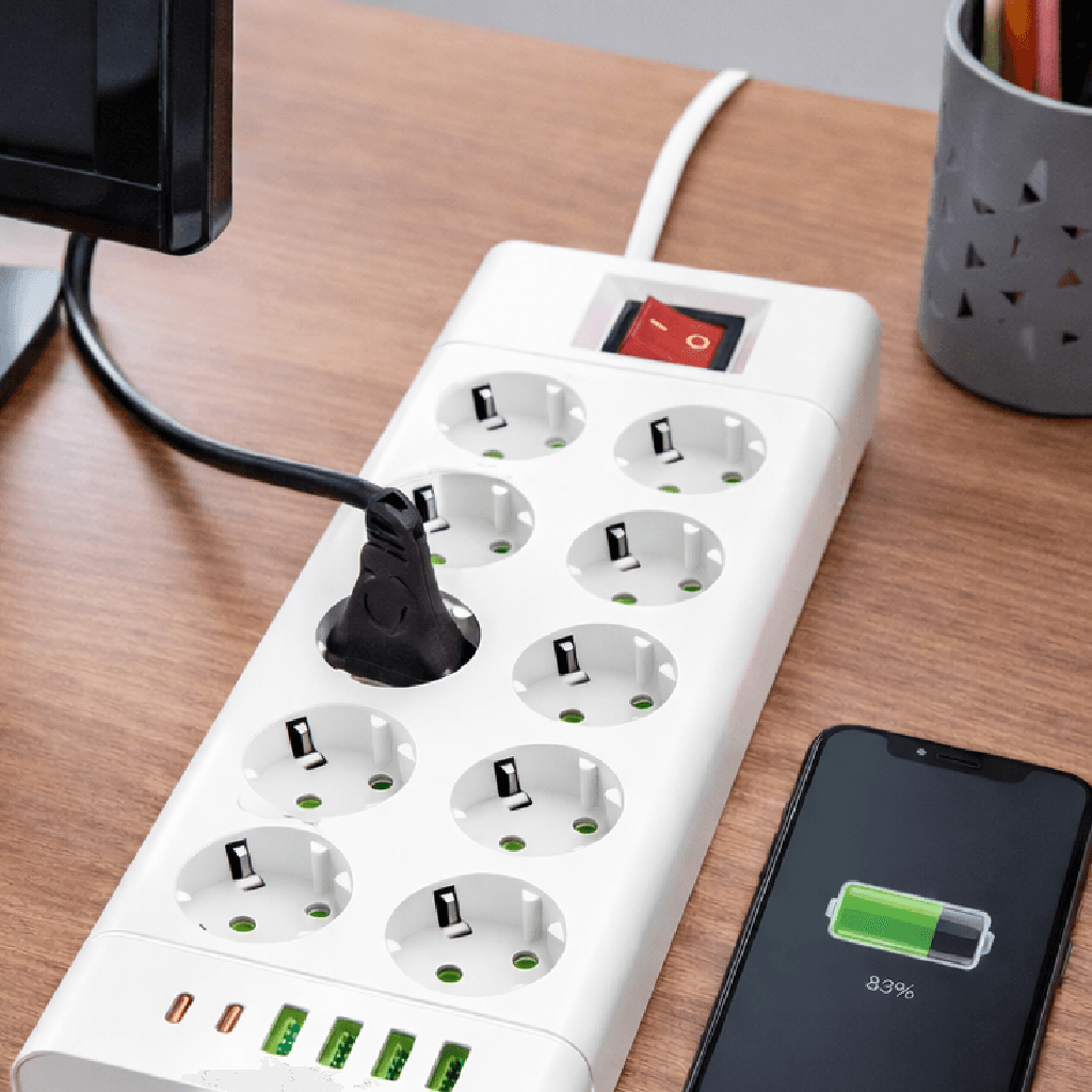 Ciabatta Multifunzione 8 Prese Schuko 5 USB 2500W con Interruttore Protezione IPX0 in Multiprese Danyx - Casoria, commercioVirtuoso.it
