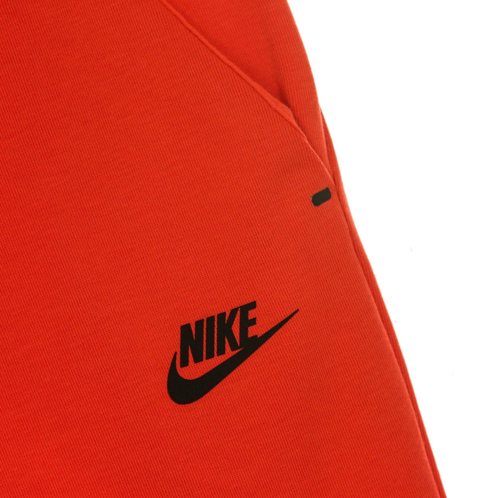 Nike Pantalone Tuta Leggero Donna Sportswear Tech Fleece Chile Red/black da donna in Pantaloni sportivi Drestige - Casamassima, commercioVirtuoso.it