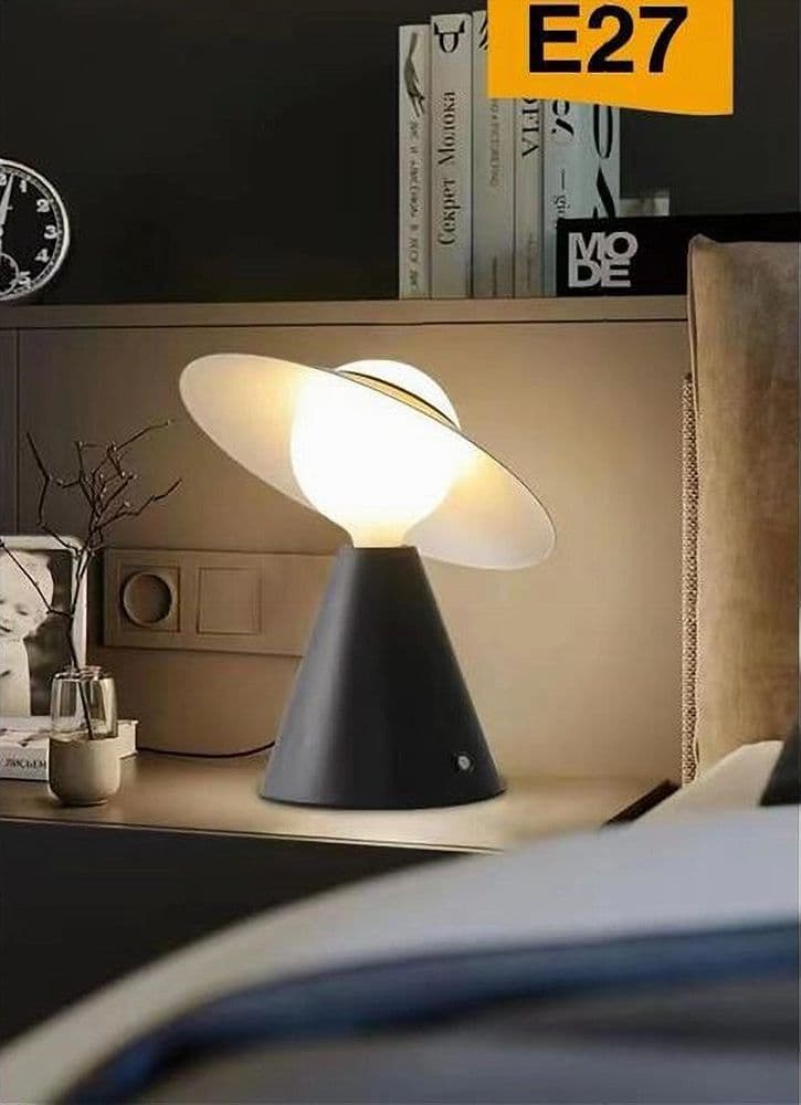 LAMPADA DA TAVOLO DECORATIVA CON PARALUME A CAPPELLO ORIENTABILE LUME E27 D13 in Lampade da tavolo e abat-jour Trade Shop italia - Napoli, commercioVirtuoso.it