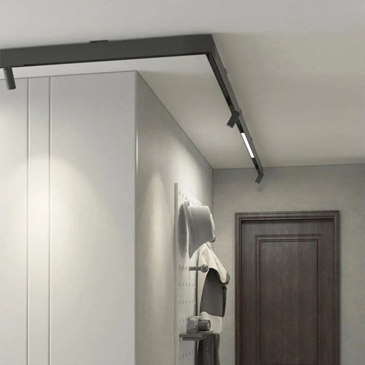 FARETTO LED 14W NERO MAGNETICO PER BINARIO MONOFASE 48V LUCE 3000K 4000K COB-14W in Faretti da soffitto Trade Shop italia - Napoli, commercioVirtuoso.it