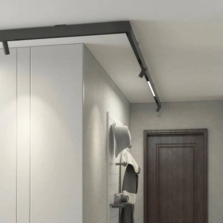 FARETTO LED 24W NERO MAGNETICO PER BINARIO MONOFASE 48V LUCE 4000K 3000K COB-24W in Faretti da soffitto Trade Shop italia - Napoli, commercioVirtuoso.it