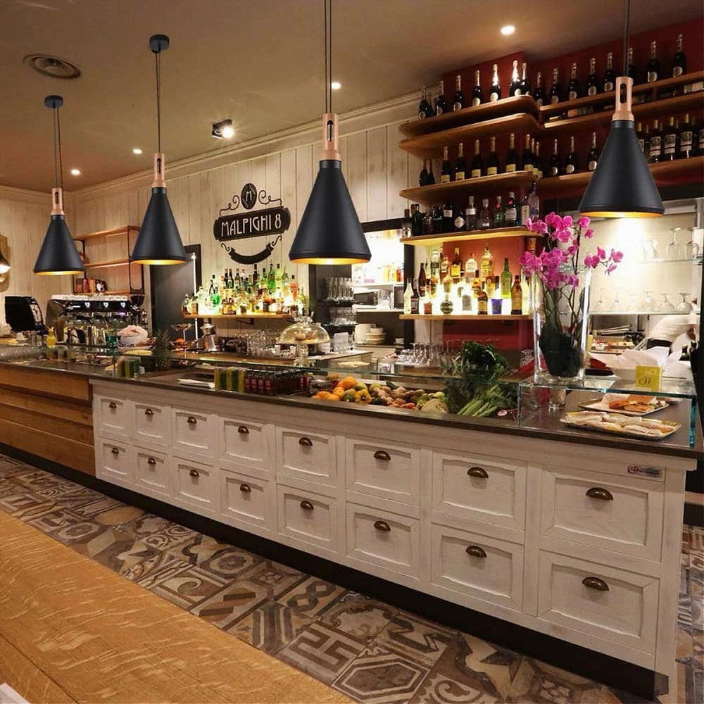 LAMPADARIO A SOSPENSIONE STILE INDUSTRIALE IN METALLO PENDENTE A CONO E27 A94 in Lampade a sospensione Trade Shop italia - Napoli, commercioVirtuoso.it