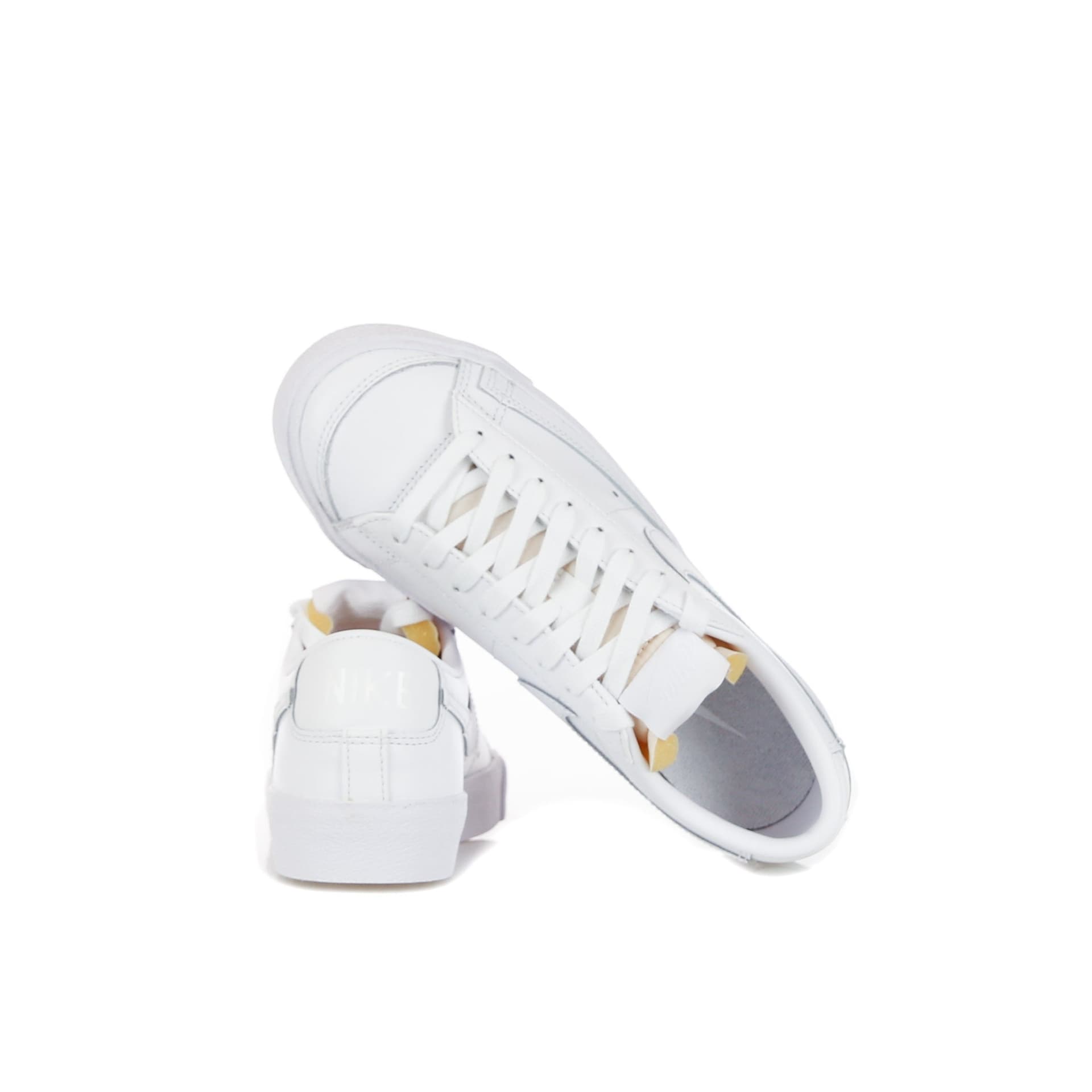 Nike Scarpa Bassa Donna W Blazer Low 77 White/white/white/white da donna in Sneaker casual Drestige - Casamassima, commercioVirtuoso.it