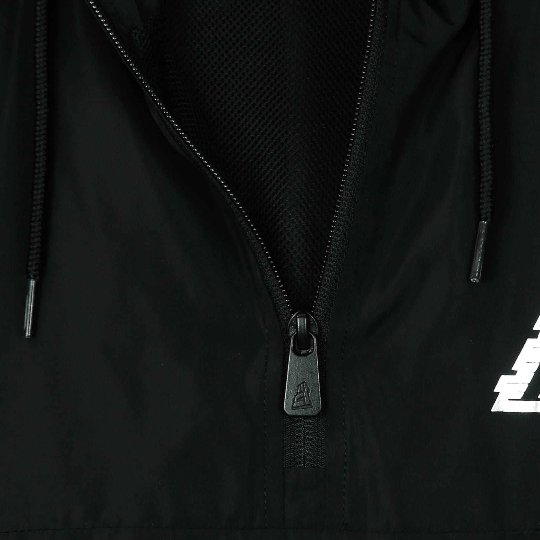 NEW ERA Giacca a Vento Infilabile Uomo Nba Metallic Windbreaker Loslak Black da uomo in Giacche Drestige - Casamassima, commercioVirtuoso.it