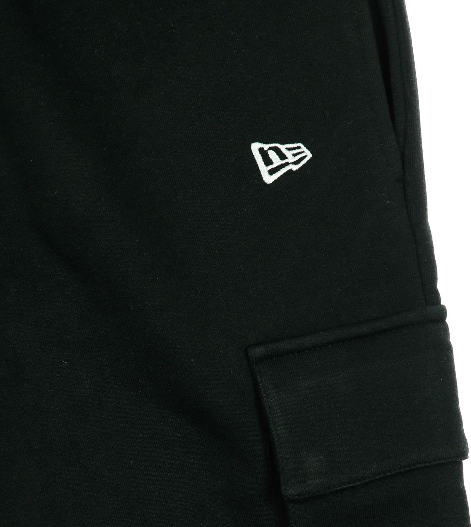 NEW ERA Pantalone Tuta Felpato Uomo Ne Outdoor Utility Cargo Jogger Black da uomo in Pantaloni da ginnastica Drestige - Casamassima, commercioVirtuoso.it