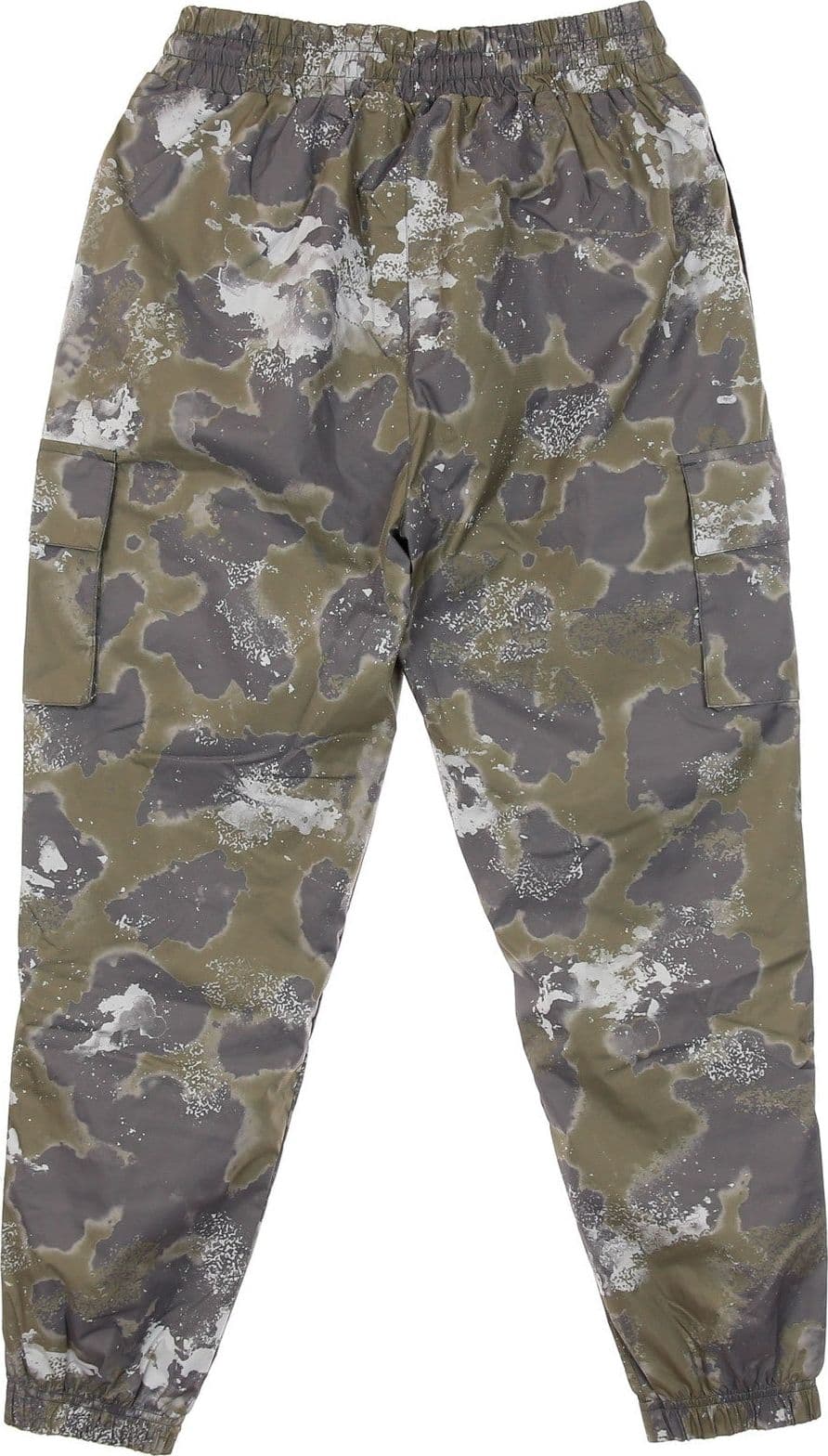 NEW ERA Pantalone Tuta Uomo Ne Outdoor Utility Aop Track Pant New Olive/laser Print da uomo in Pantaloni sportivi Drestige - Casamassima, commercioVirtuoso.it
