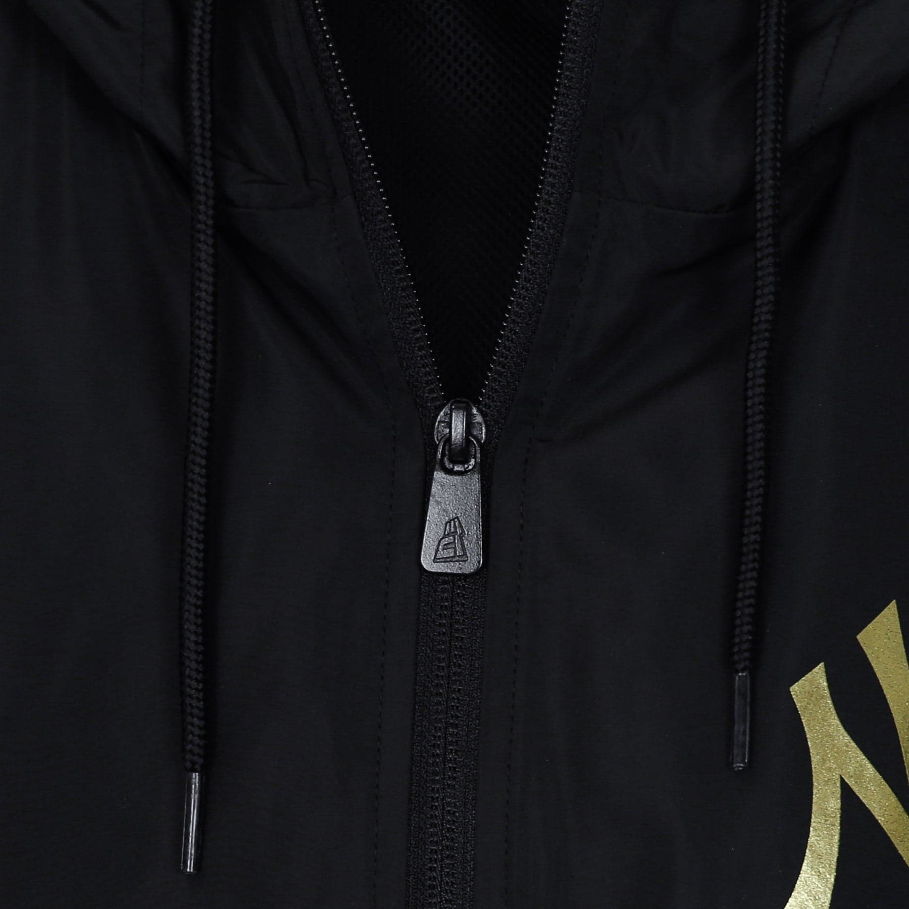 NEW ERA Giacca a Vento Infilabile Uomo Mlb Metallic Windbreaker Neyyan Black da uomo in Giacche Drestige - Casamassima, commercioVirtuoso.it