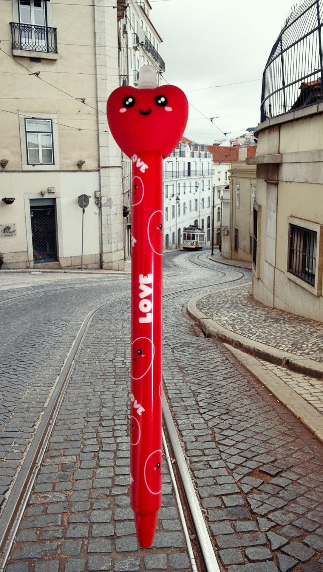 i-Total - Penna cancellabile a scatto con Cuore 3D di colore blu (XL1839H) in Penne roller a inchiostro liquido Cartospedia - Napoli, commercioVirtuoso.it