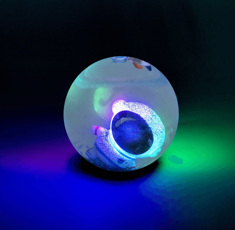 Legami - Pallina Rimbalzante Luminosa Astronauta in Giochi da schiacciare Cartospedia - Napoli, commercioVirtuoso.it