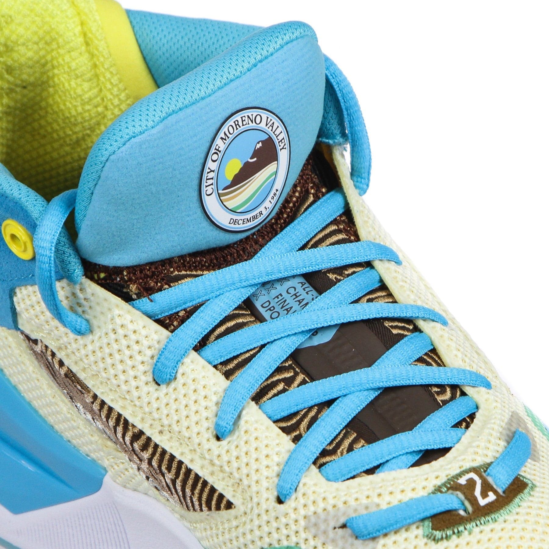 NEW BALANCE Scarpa Alta Uomo Kawhi "moreno Valley" Yellow/green/light Blue da uomo in Sneaker casual Drestige - Casamassima, commercioVirtuoso.it