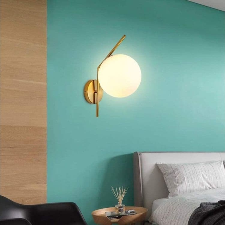 APPLIQUE DA PARETE CON SFERA IN VETRO BIANCO ATTACCO E27 METALLO ORO LAMPADA 32804 in Applique Trade Shop italia - Napoli, commercioVirtuoso.it