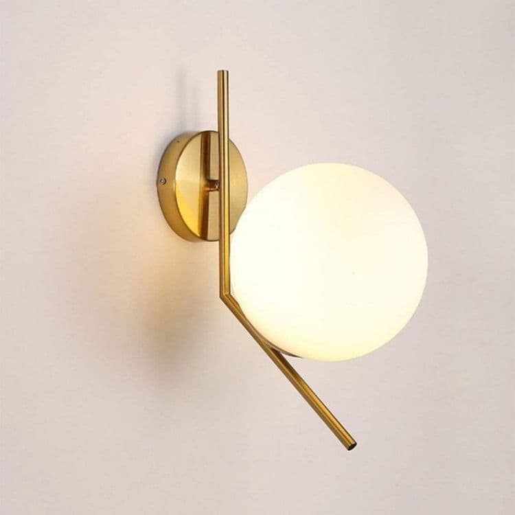 APPLIQUE DA PARETE CON SFERA IN VETRO BIANCO ATTACCO E27 METALLO ORO LAMPADA 32804 in Applique Trade Shop italia - Napoli, commercioVirtuoso.it