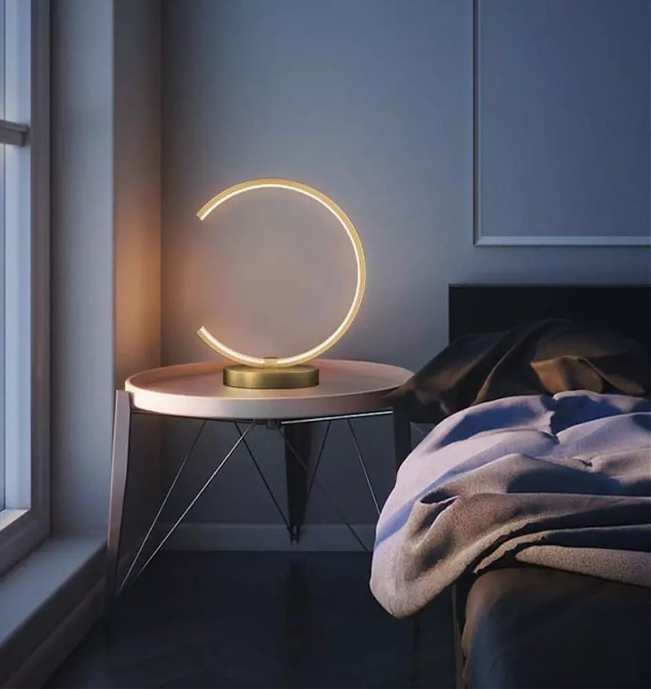 LAMPADA DA TAVOLO LED 12 W DESIGN CURVA ORO TOUCH SCRIVANIA COMODINO IP20 32729 in Lampade da lavoro Trade Shop italia - Napoli, commercioVirtuoso.it