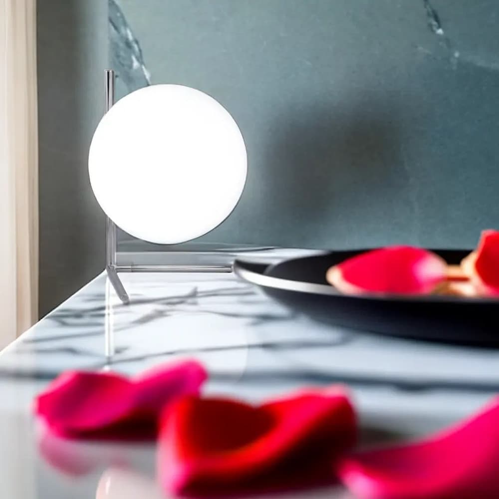 LAMPADA DA TAVOLO SCRIVANIA RAMO CON SFERA IN VETRO LUCE ATTACCO E27 ARGENTO 33887 in Lampade da tavolo e abat-jour Trade Shop italia - Napoli, commercioVirtuoso.it