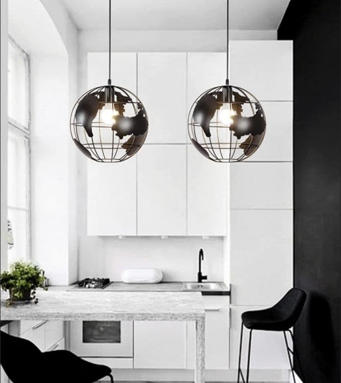 LAMPADARIO A SOSPENSIONE MAPPAMONDO E27 IN METALLO NERO SFERA GLOBO SOSPESO 33948 in Lampade a sospensione Trade Shop italia - Napoli, commercioVirtuoso.it