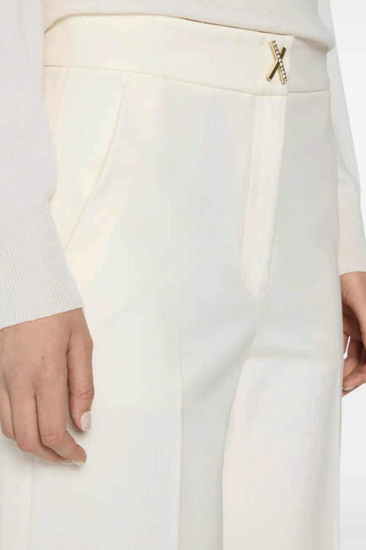 Genny Abbigliamento... Beige da donna in Pantaloni Drestige - Casamassima, commercioVirtuoso.it