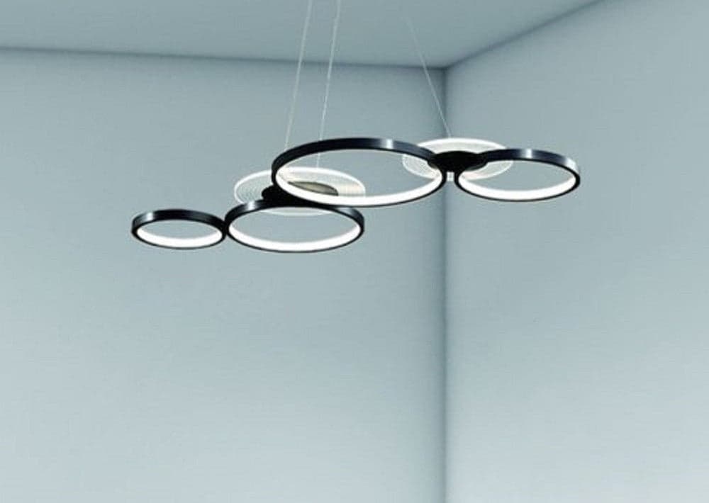 LAMPADARIO A SOSPENSIONE LED NERO 65W 6 ANELLI LUMINOSI MODERNO CON TELECOMANDO 71415 in Lampade a sospensione Trade Shop italia - Napoli, commercioVirtuoso.it