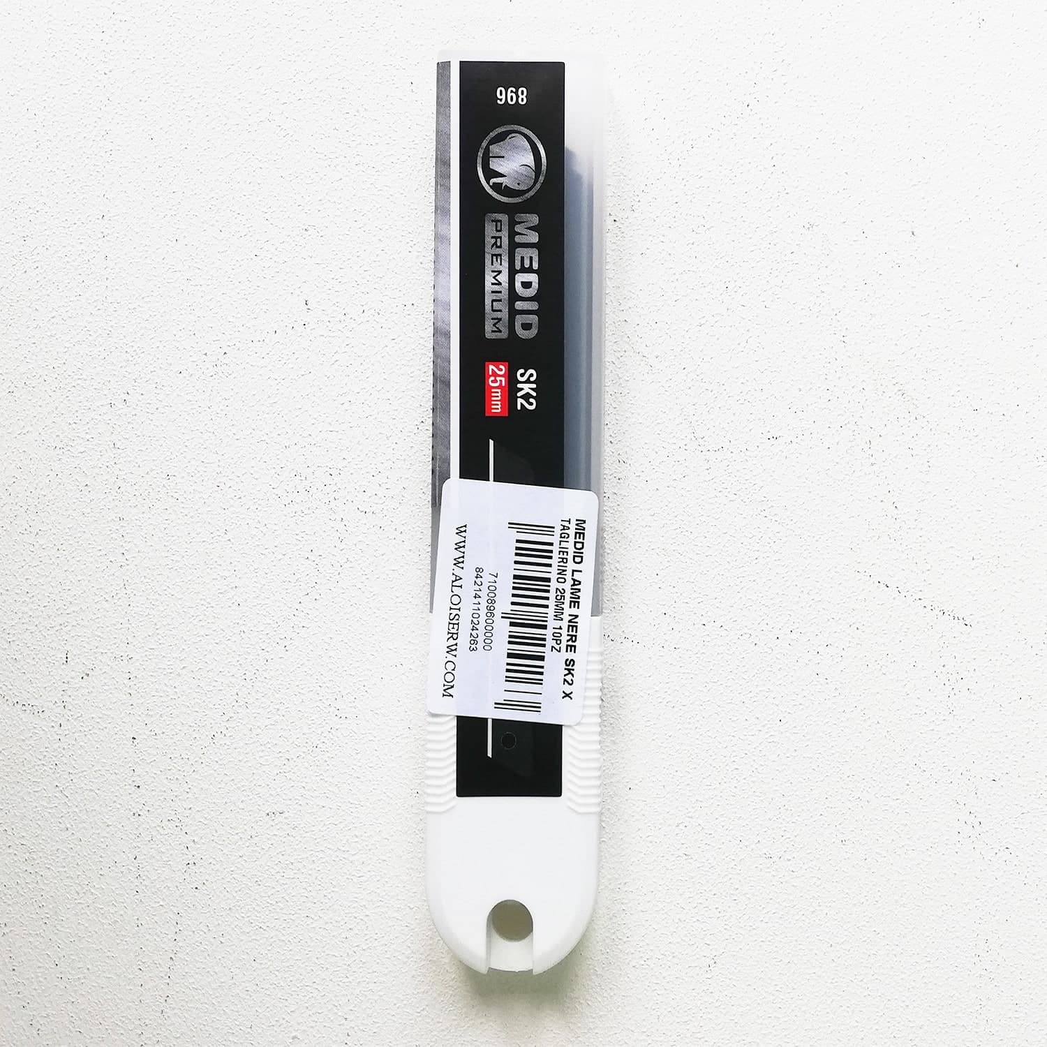 Medid lame di ricambio nere 18mm per cutter - blister da 10 unità in Lame cutter Aloiserw.com - Altomonte, commercioVirtuoso.it