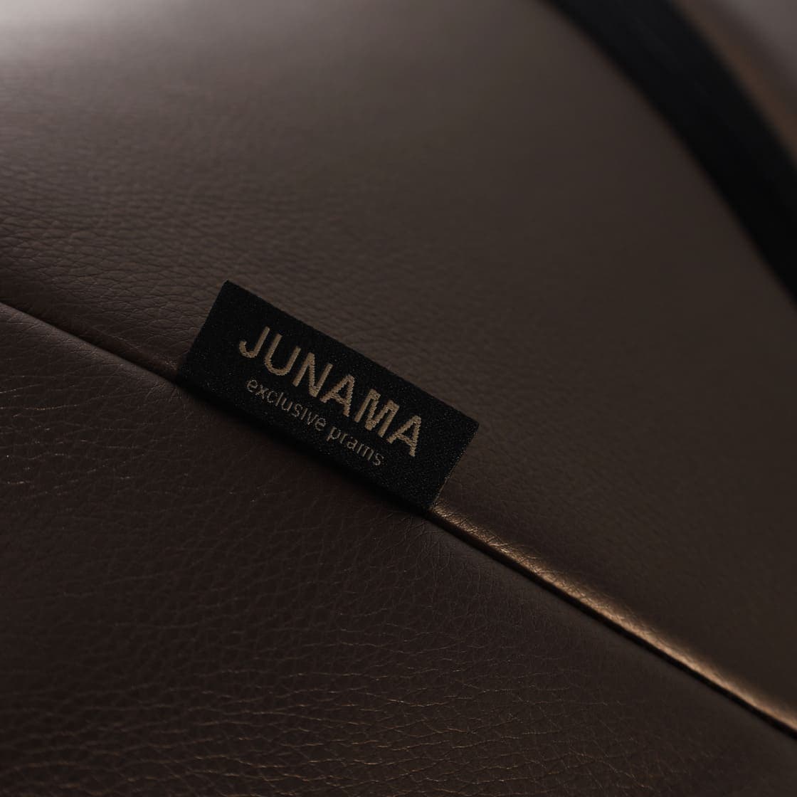 Junama Diamond Fluo 2 in 1 Pelle Bronze Navicella Nera Telaio Fango in  La Casa Del Bebè - Napoli, commercioVirtuoso.it