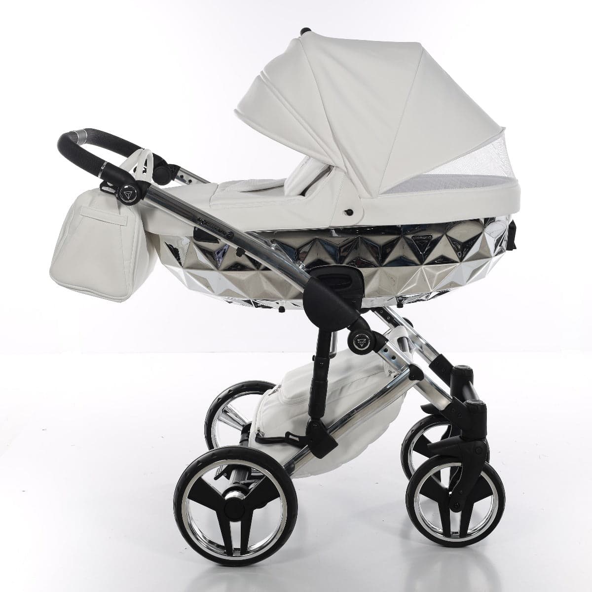 Junama Diamond Mirror V3 2 in 1 Pelle Nav. Bianco/Grey Telaio Cromato in Fanghi per il corpo La Casa Del Bebè - Napoli, commercioVirtuoso.it