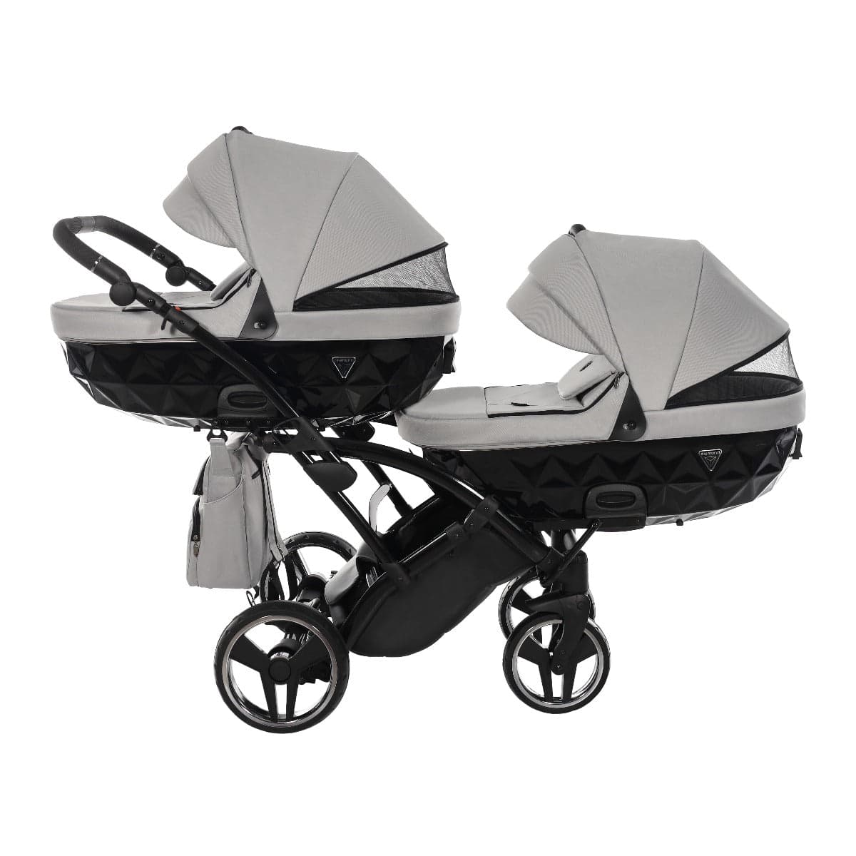 Junama Diamond Basic Gemellare Slim V2 2 in 1 Light Grey/Telaio Nero in Passeggini gemellari e doppi La Casa Del Bebè - Napoli, commercioVirtuoso.it