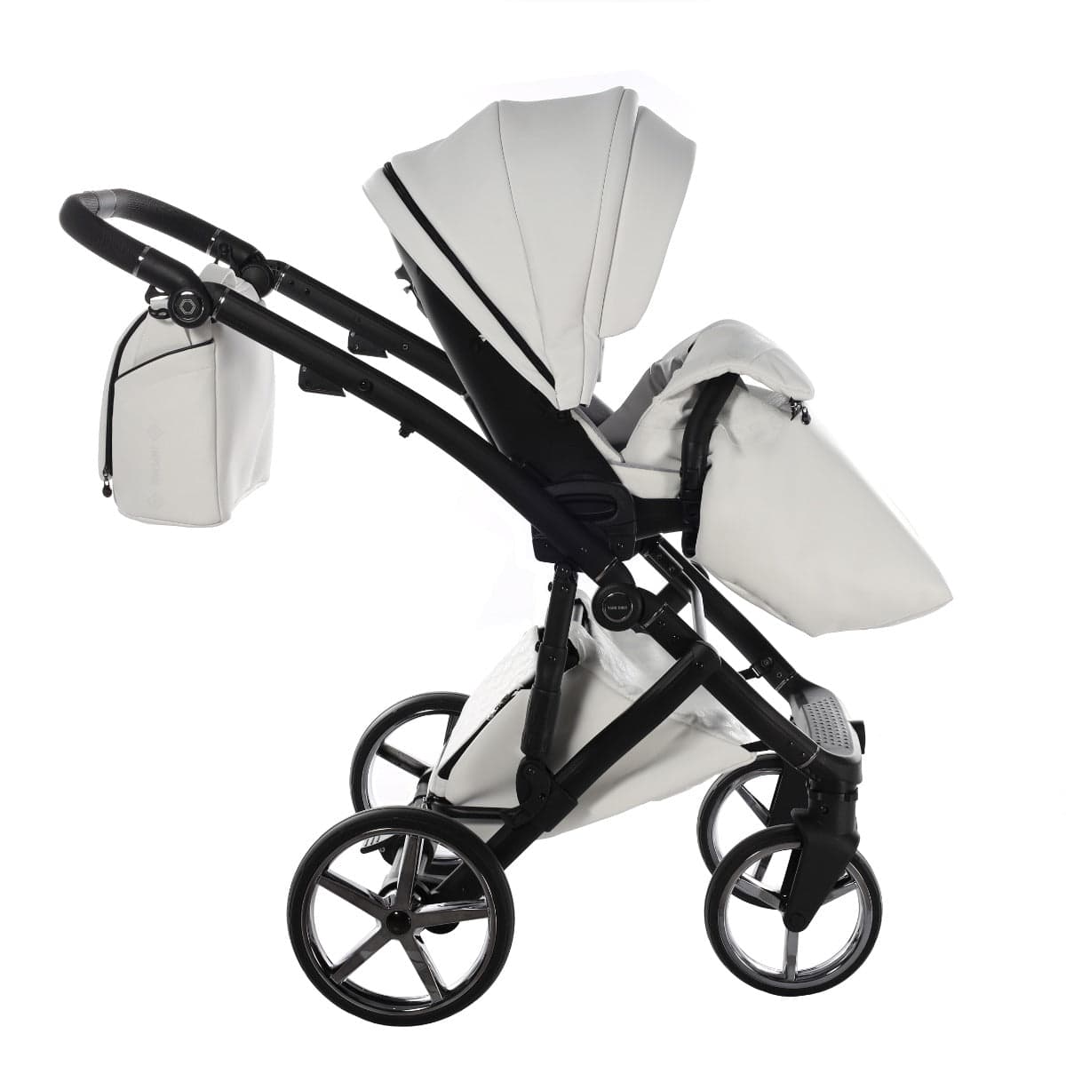 Trio Antes Baby Monogram Bianco Telaio Silver in Sistemi modulari La Casa Del Bebè - Napoli, commercioVirtuoso.it