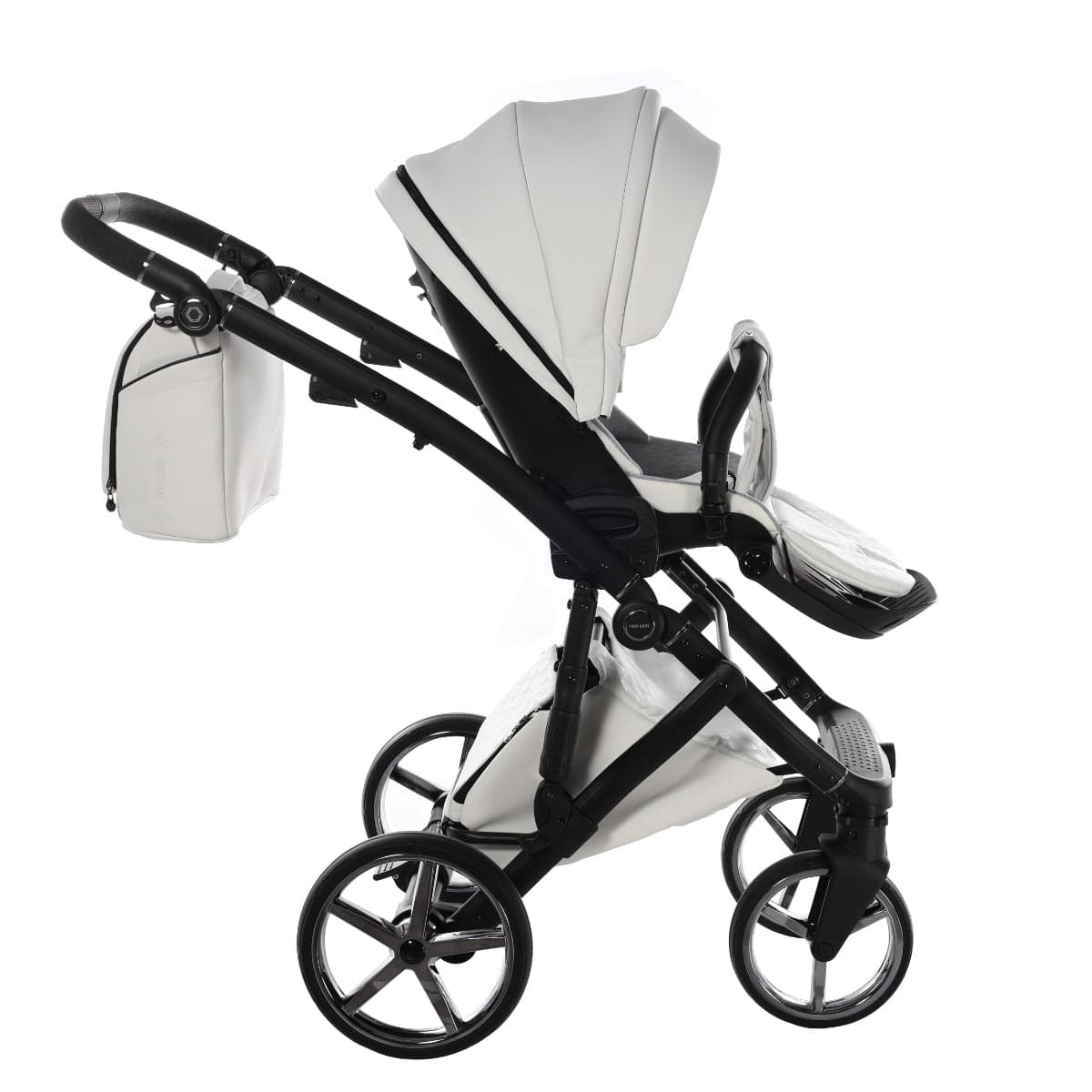 Trio Antes Baby Monogram Bianco Telaio Silver in Sistemi modulari La Casa Del Bebè - Napoli, commercioVirtuoso.it