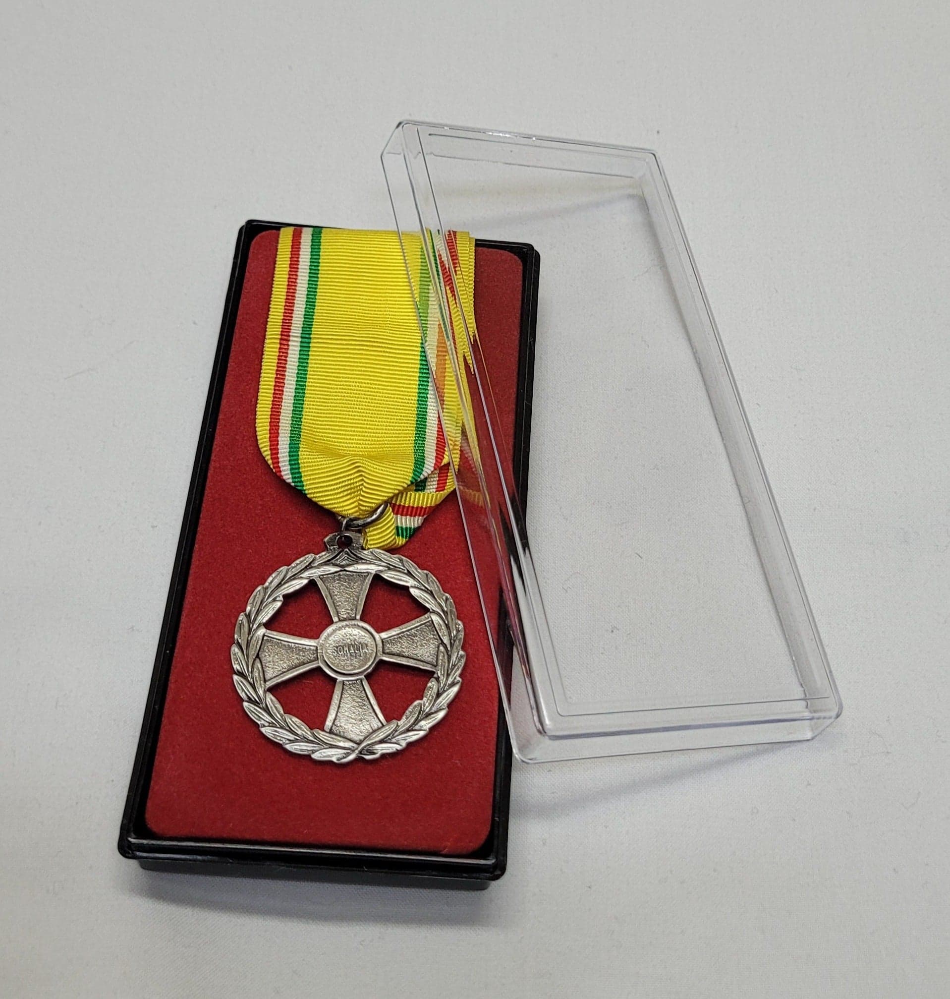 Medaglia Missione di Pace in Somalia con scatola in Medaglie Il Distintivo - Pesaro, commercioVirtuoso.it