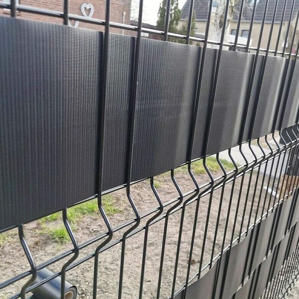 FRANGIVISTA ROTOLO GRIGIO PVC PER BALCONI RINGHIERE RECINZIONI PROTEZIONE 19CMX35MT 77585 in Schermi divisori e protettivi per giardino Trade Shop italia - Napoli, commercioVirtuoso.it