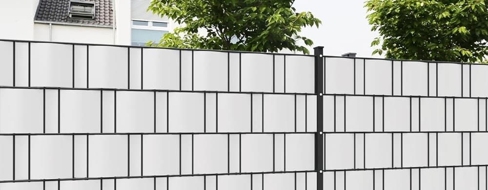 FRANGIVISTA ROTOLO BIANCO PVC PER BALCONI RINGHIERE RECINZIONI PROTEZIONE 19CMX35MT 54561 in Schermi divisori e protettivi per giardino Trade Shop italia - Napoli, commercioVirtuoso.it