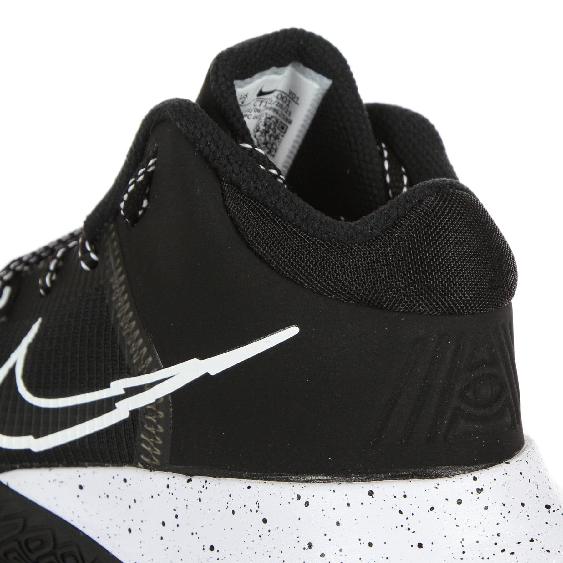 NIKE NBA Scarpa Alta Uomo Kyrie Flytrap 4 Black/white/metallic Silver da uomo in Scarpe da Basket da donna Drestige - Casamassima, commercioVirtuoso.it