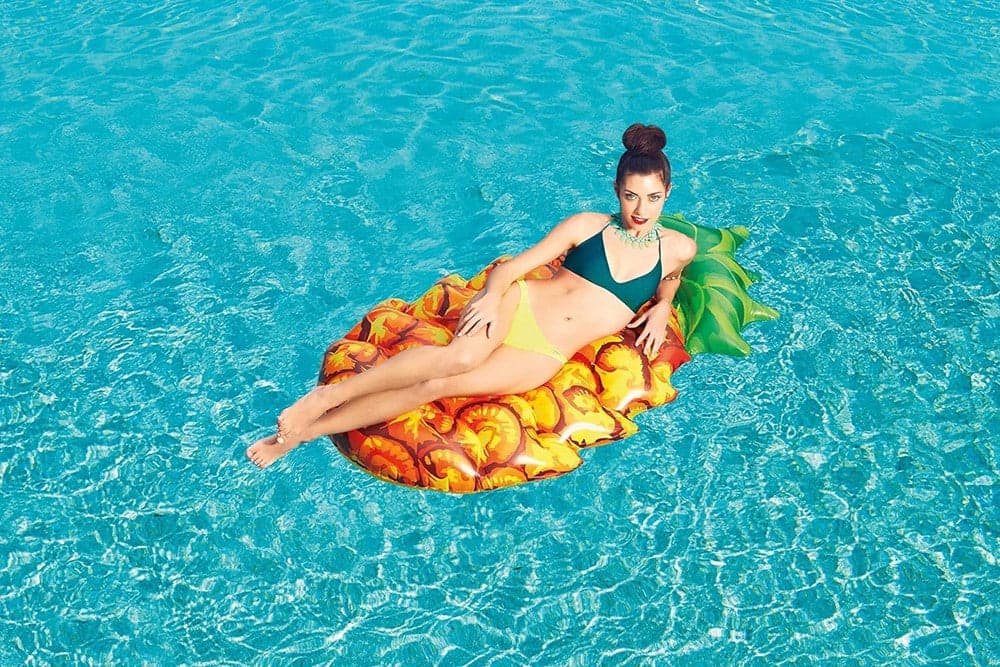 MATERASSINO GONFIABILE GRAFICA REALISTICA ANANAS GALLEGGIANTE PISCINA 174X96CM 016162 in Canotti e gonfiabili galleggianti Trade Shop italia - Napoli, commercioVirtuoso.it
