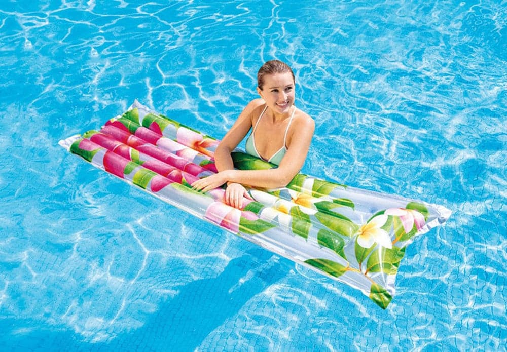 MATERASSINO AD ARIA GONFIABILE GALLEGGIANTE FANTASIA FLORALE TROPICALE 183X69CM 019961 in Canotti e gonfiabili galleggianti Trade Shop italia - Napoli, commercioVirtuoso.it