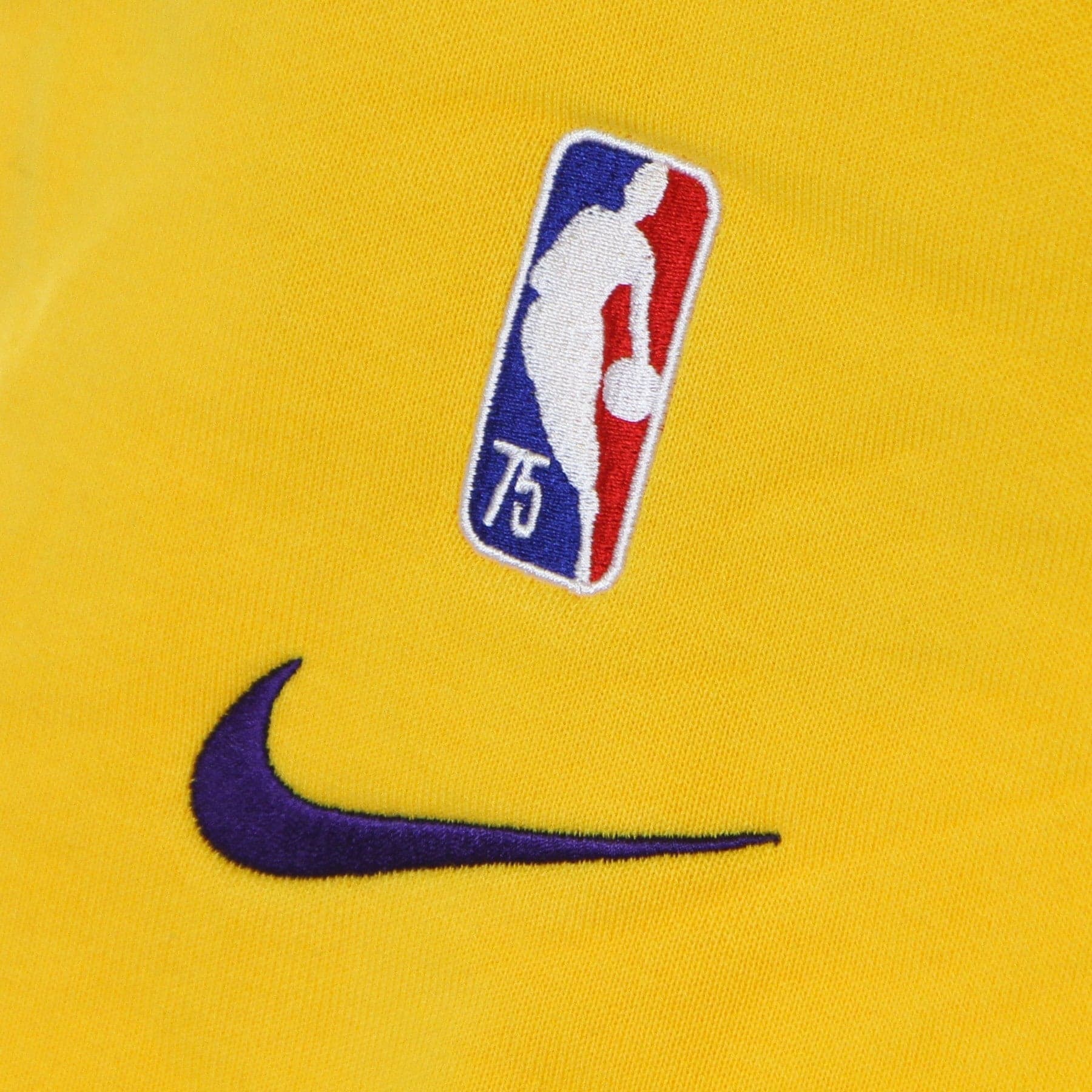 NIKE NBA Pantalone Corto Tuta Uomo Nba Short Fleece Courtside 75 Loslak Amarillo/field Purple/white/field Purple da uomo in Pantaloncini Drestige - Casamassima, commercioVirtuoso.it