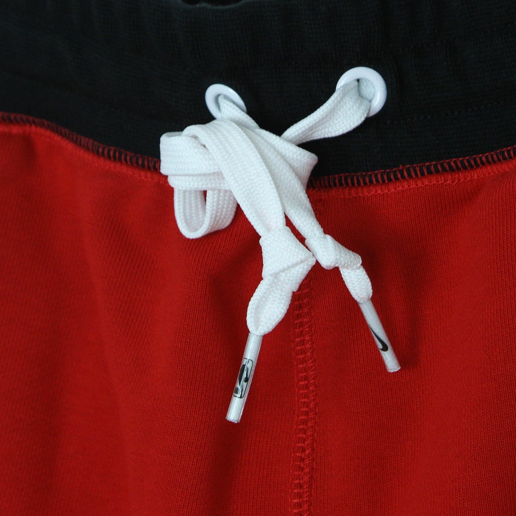NIKE NBA Pantalone Corto Tuta Uomo Nba Short Fleece Courtside 75 Torrap University Red/black/white/black da uomo in Pantaloncini sportivi Drestige - Casamassima, commercioVirtuoso.it