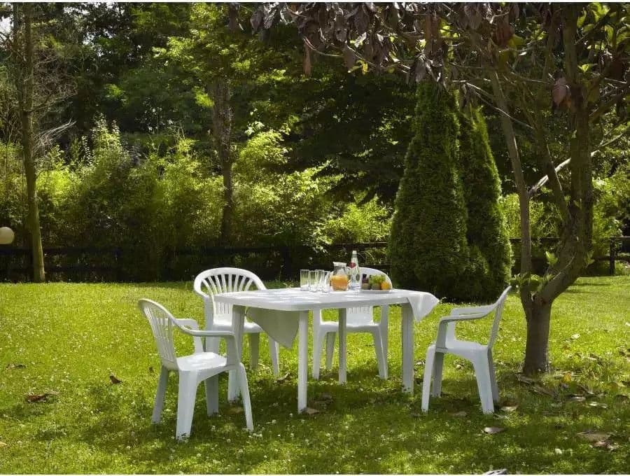 SET 6 PZ SEDIA BIANCA POLTRONA PLASTICA IMPILABILE CON BRACCIOLI 54X53X80 CM 862456 in Sedie per tavolo da giardino Trade Shop italia - Napoli, commercioVirtuoso.it