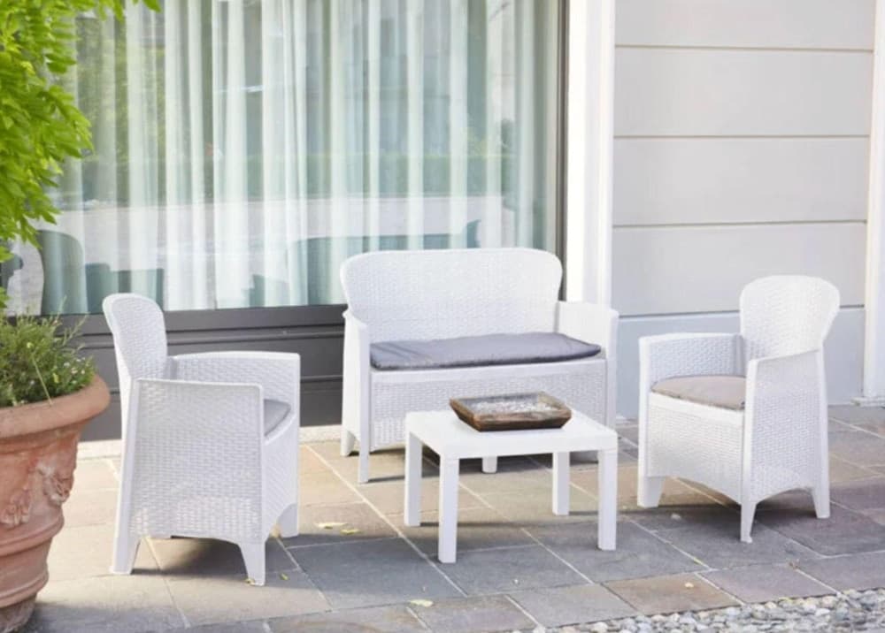 SET SALOTTO GIARDINO CON DIVANO 2 POLTRONE TAVOLINO CUSCINI EFFETTO RATTAN BIANCO 156036 in Divanetti Trade Shop italia - Napoli, commercioVirtuoso.it