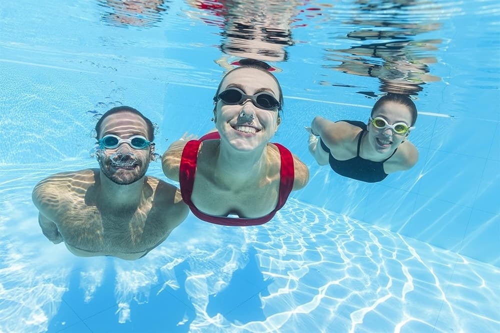 OCCHIALINI DA NUOTO LIGHTNING PRO RIVESTIMENTO ANTI UV ANTIAPPANNAMENTO 14+ ANNI 21130 in Occhialini Trade Shop italia - Napoli, commercioVirtuoso.it