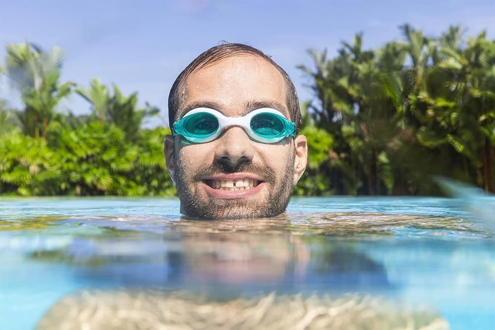 OCCHIALINI DA NUOTO LIGHTNING PRO RIVESTIMENTO ANTI UV ANTIAPPANNAMENTO 14+ ANNI 21130 in Occhialini Trade Shop italia - Napoli, commercioVirtuoso.it