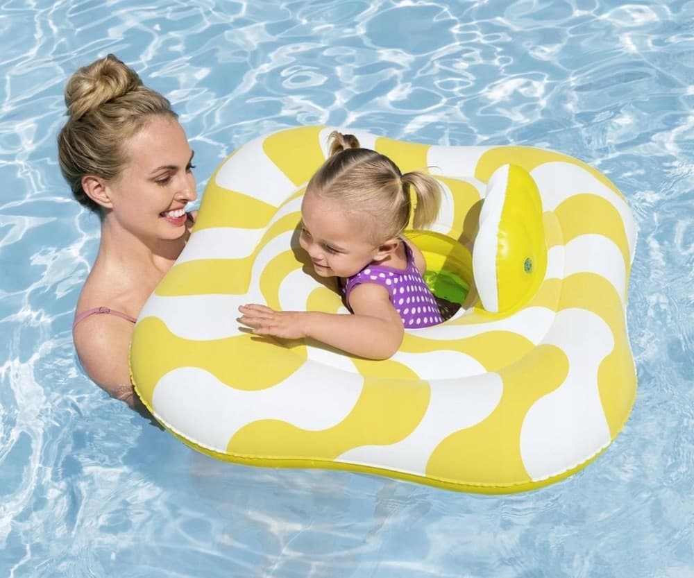 SALVAGENTE A MUTANDINA QUADRATO GONFIABILE SWIM SAFE COMFORT PLUSH GIALLO 79X79CM 32298 in Salvagenti Trade Shop italia - Napoli, commercioVirtuoso.it